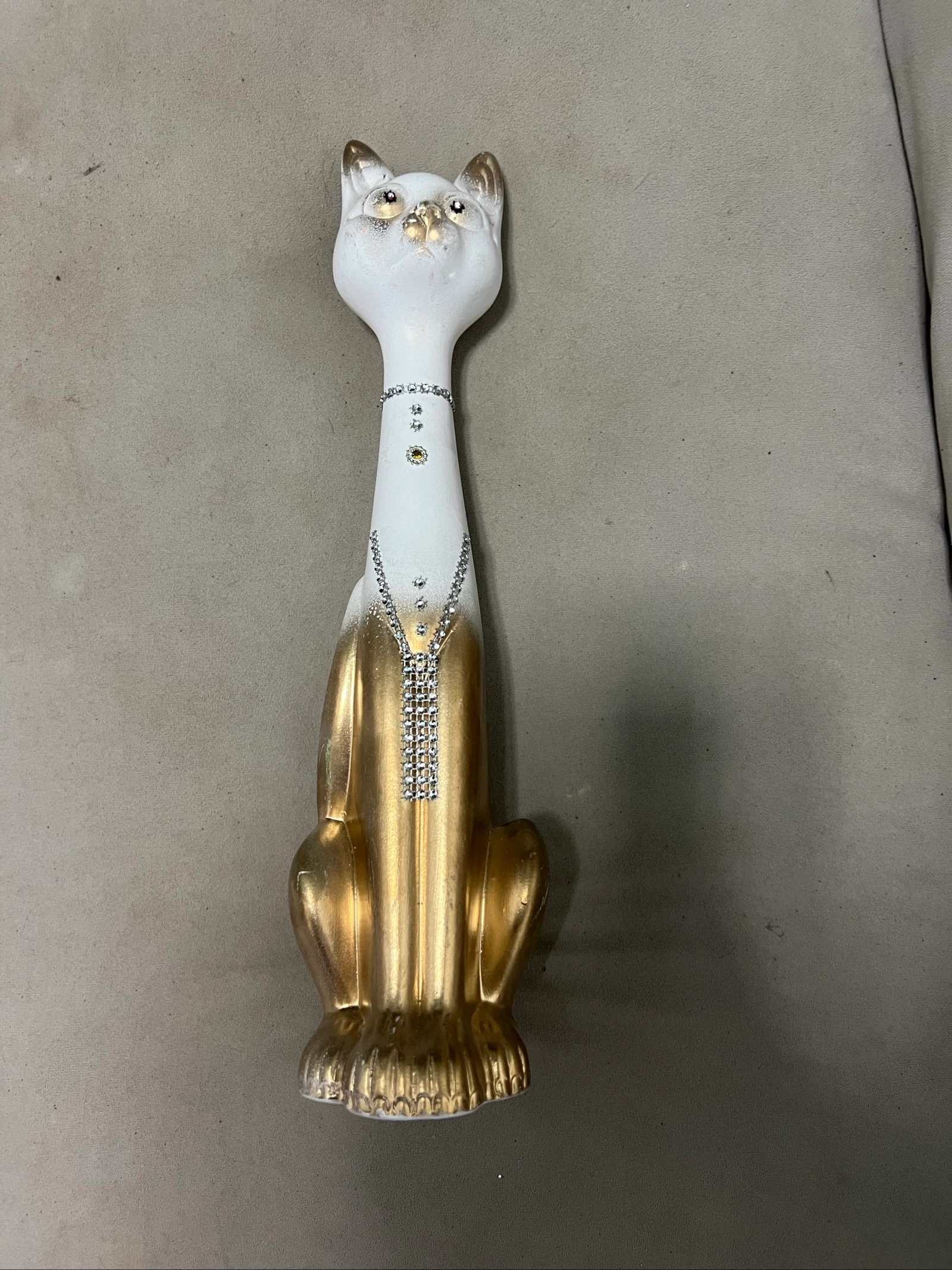 Gato décoratif blanc
